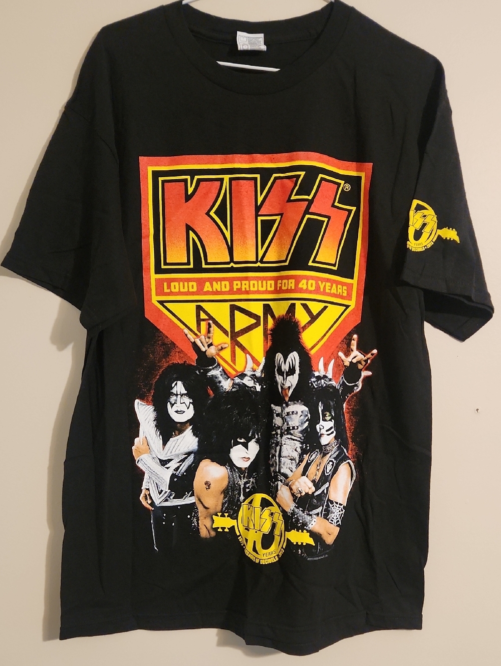 Kiss  4 DECADES OF DECIBELS